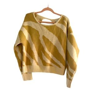 JESSICA SIMPSON SWEATER